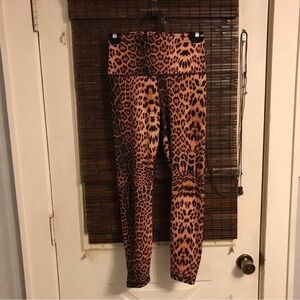 YOGALOCIOUS LUX LEOPARD LEGGINGS HI RISE sz M
